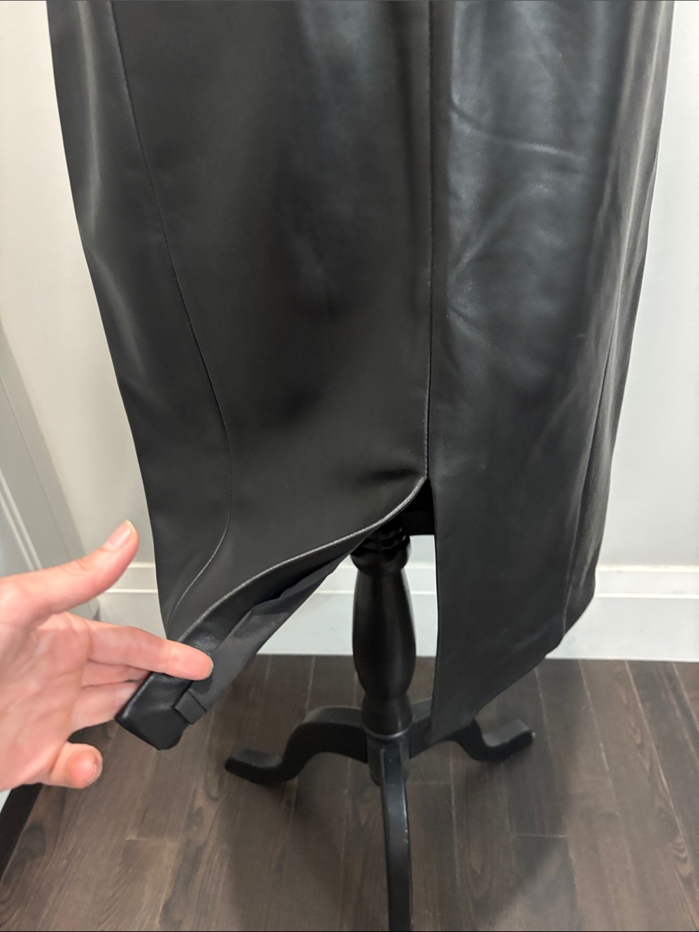 Danier Italian Leather Midi Pencil Skirt Black Size 10 - Picture 9 of 15
